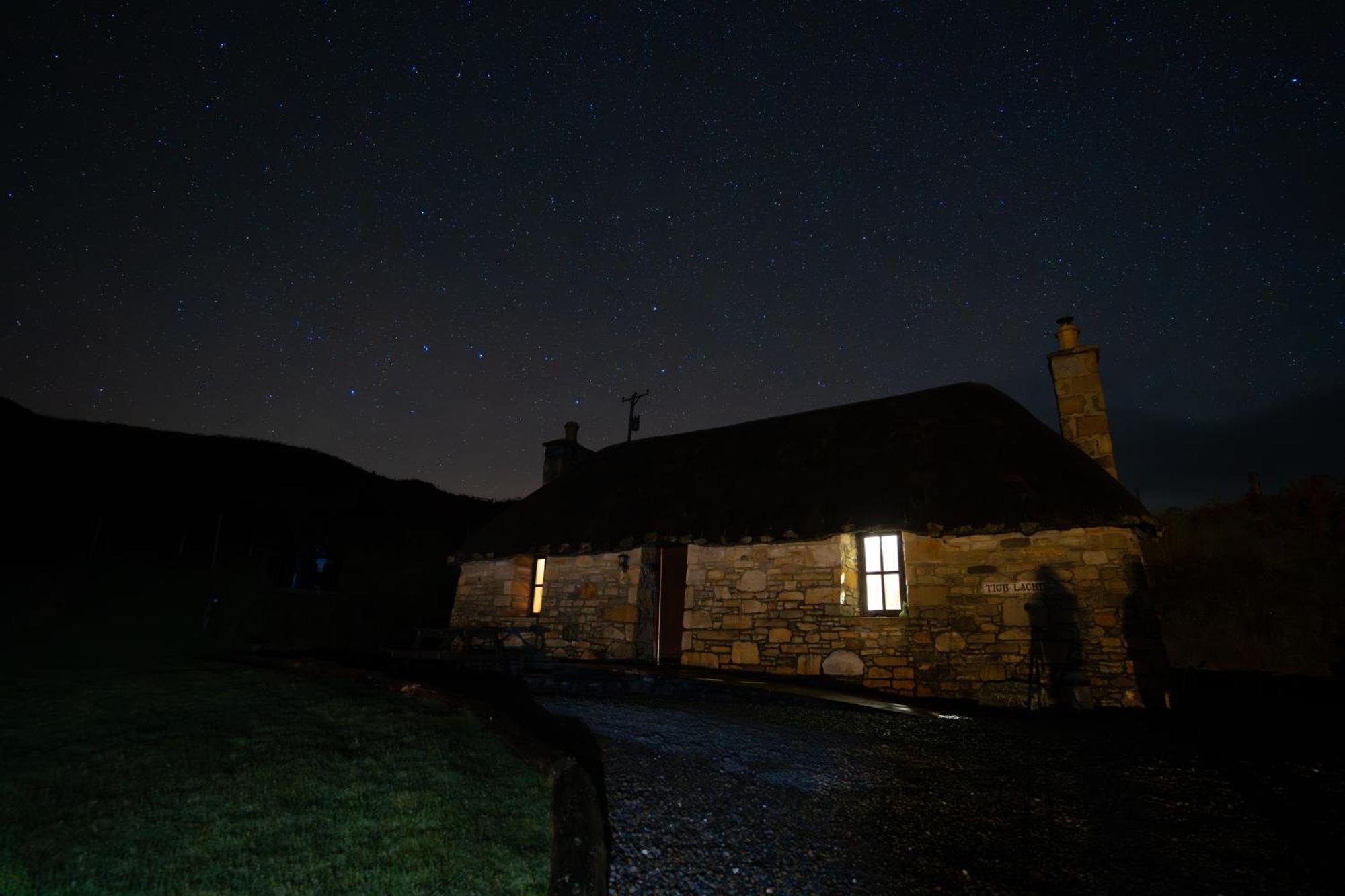 Tigh Lachie, Mary'S Thatched Cottages, Elgol, Isle Of Skye Eksteriør billede