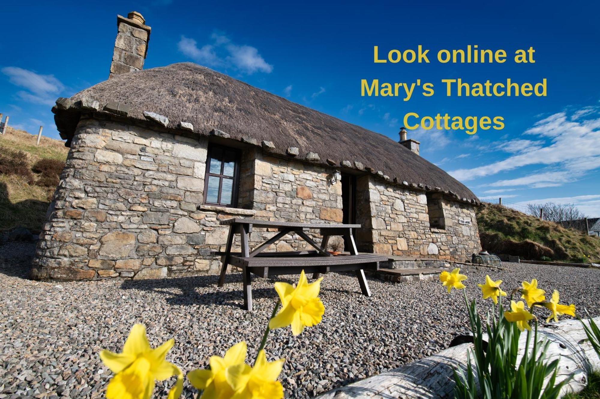 Tigh Lachie, Mary'S Thatched Cottages, Elgol, Isle Of Skye Eksteriør billede